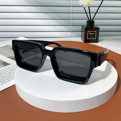 Introducing the Ruiao Retro Black Millionaire Shades, a luxurious and iconic eyewear collection for 2026. These designer square sunglasses, suitable for both men and women, embody a famous brand's commitment to style and sophistication.