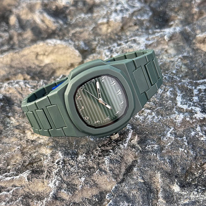 Gentlemen's Classic Quartz Watch Featuring a Smooth Resin Bracelet, Arabic Numerals on the Dial, and a Business Casual Aesthetic. A Removal Tool is Provided.